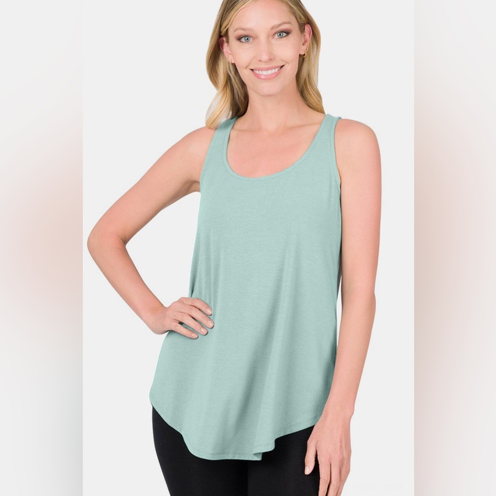 Zenana Round Neck Curved Hem Tank Top